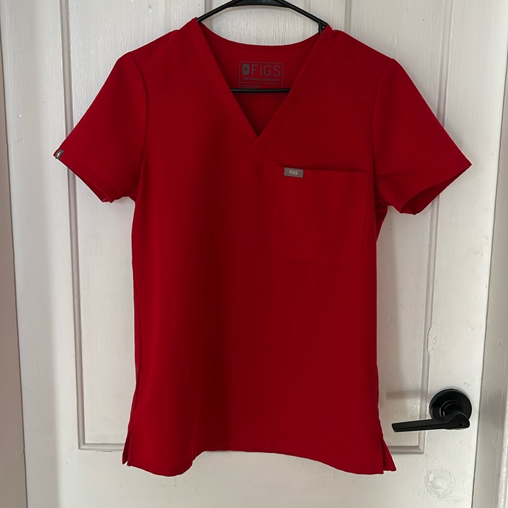 FIGS RED SCRUB TOP